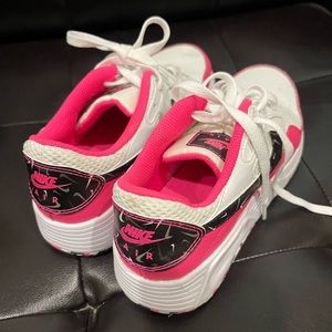 Women’s size 7.5. Like new